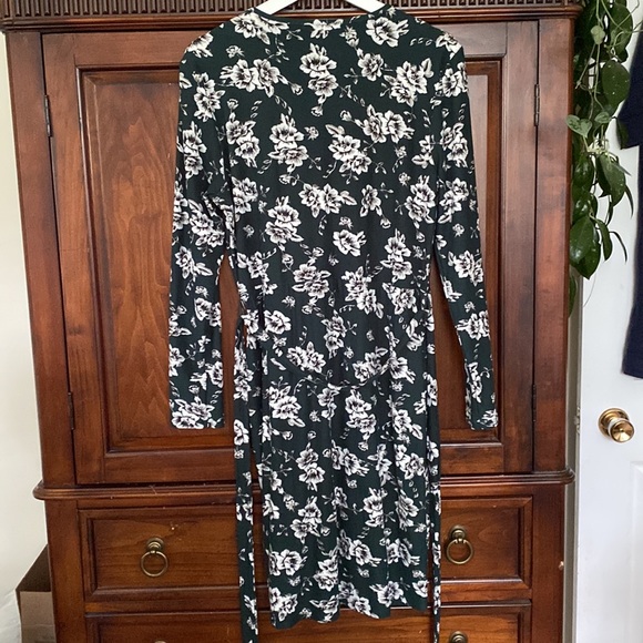 Suzy Shier NWT faux wrap floral midi dress size L tie belt - Picture 2 of 11